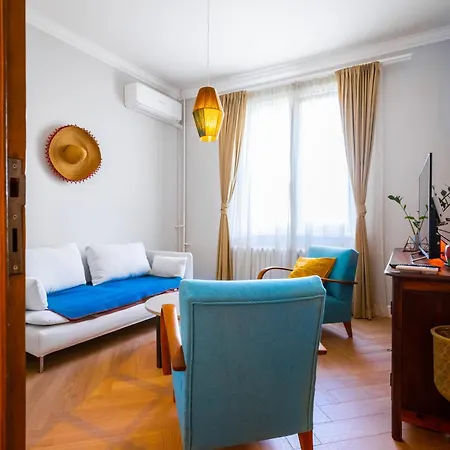 Cozy Heaven At Vitosha Blvd - - 2bdr * Sófia