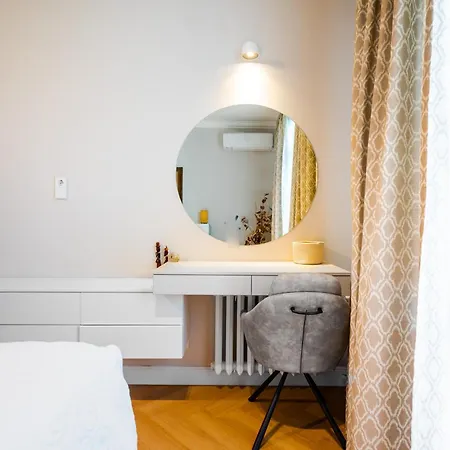 Cozy Heaven At Vitosha Blvd - - 2bdr Apartamento Sófia