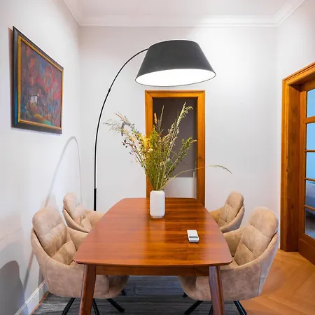 Cozy Heaven At Vitosha Blvd - - 2bdr * Szófia