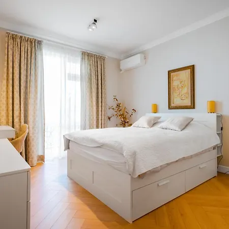 Cozy Heaven At Vitosha Blvd - - 2bdr * Sofia