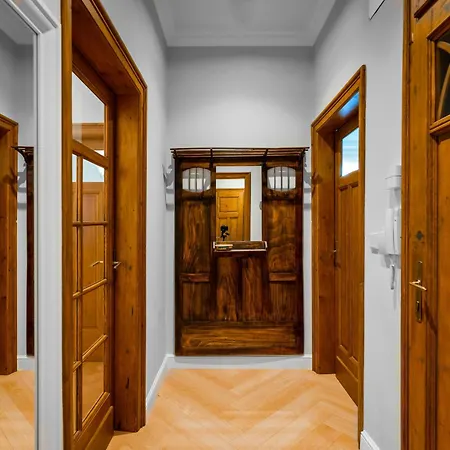 Apartament Cozy Heaven At Vitosha Blvd - - 2bdr Sofia